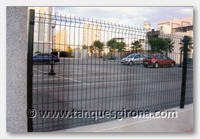 Ocultación - Decorvalles - Vallas - Cerramiento perimetral - Puertas -  Cierres metálicos - Girona